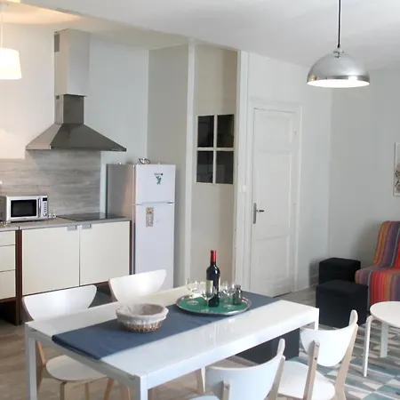 Rue Des Eyzins Apartamento