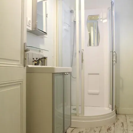 Rue Des Eyzins Apartamento *